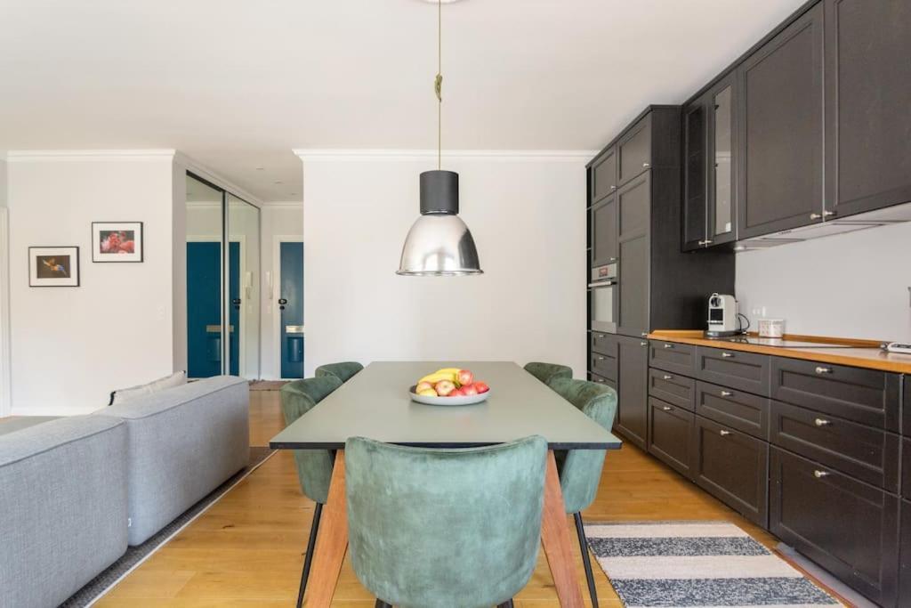 Cozy Apartment In Christianshavn W Two Balconies. 코펜하겐 외부 사진