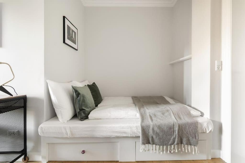 Cozy Apartment In Christianshavn W Two Balconies. 코펜하겐 외부 사진