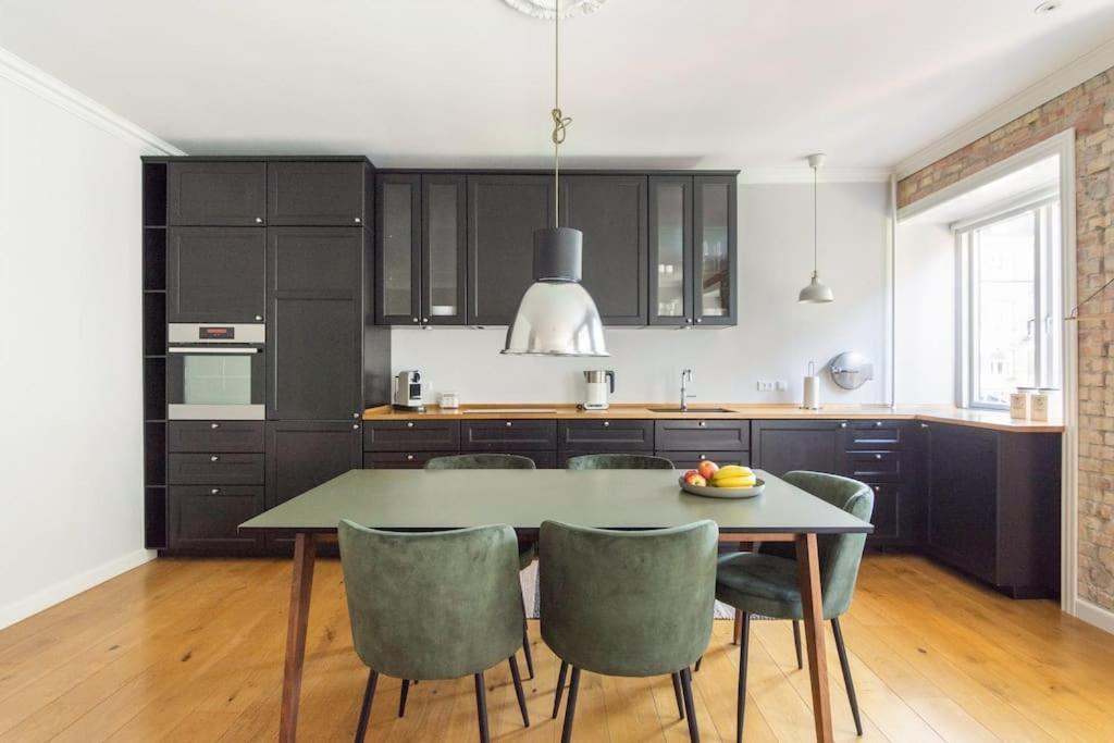 Cozy Apartment In Christianshavn W Two Balconies. 코펜하겐 외부 사진