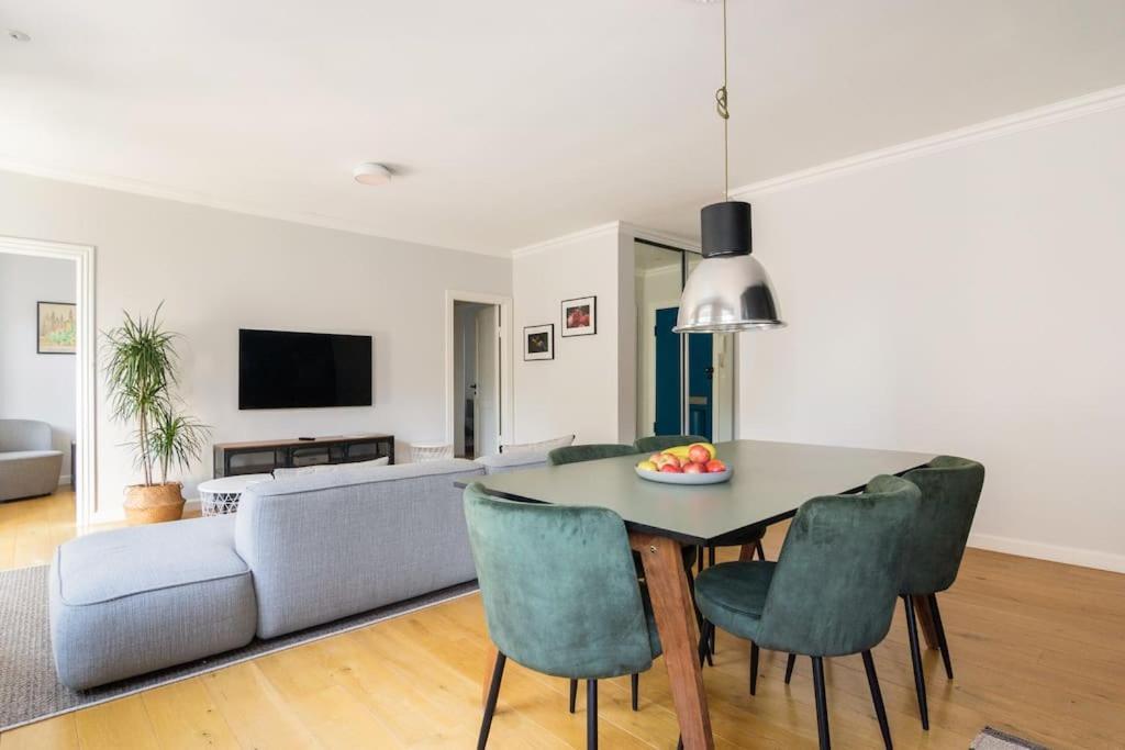 Cozy Apartment In Christianshavn W Two Balconies. 코펜하겐 외부 사진